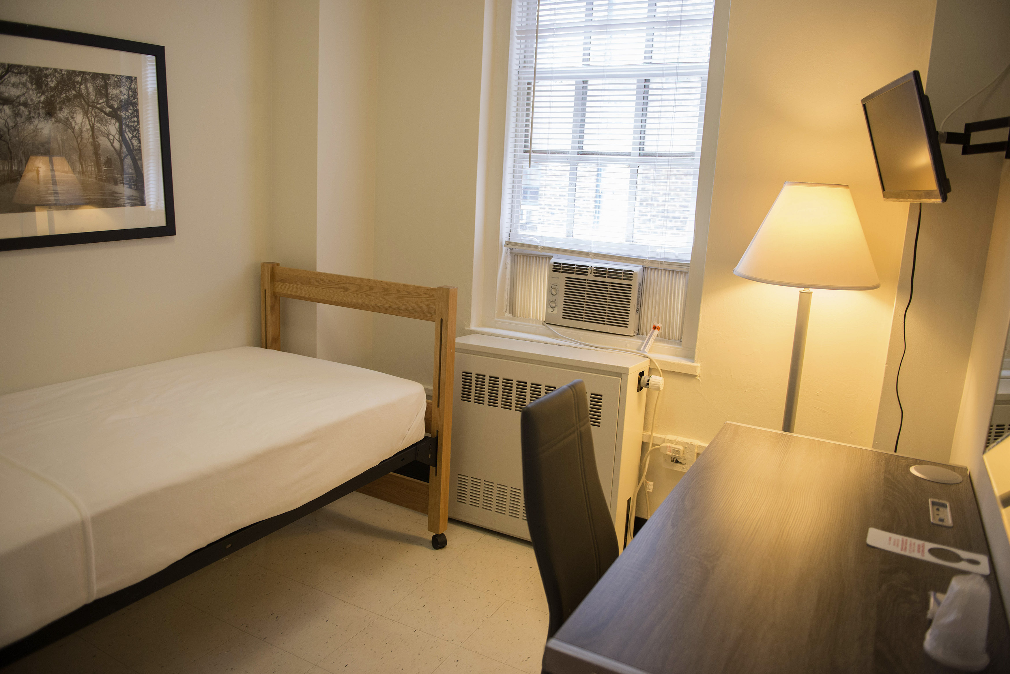 Studietur til New York, Bo på YMCA Westside, enkeltværelse