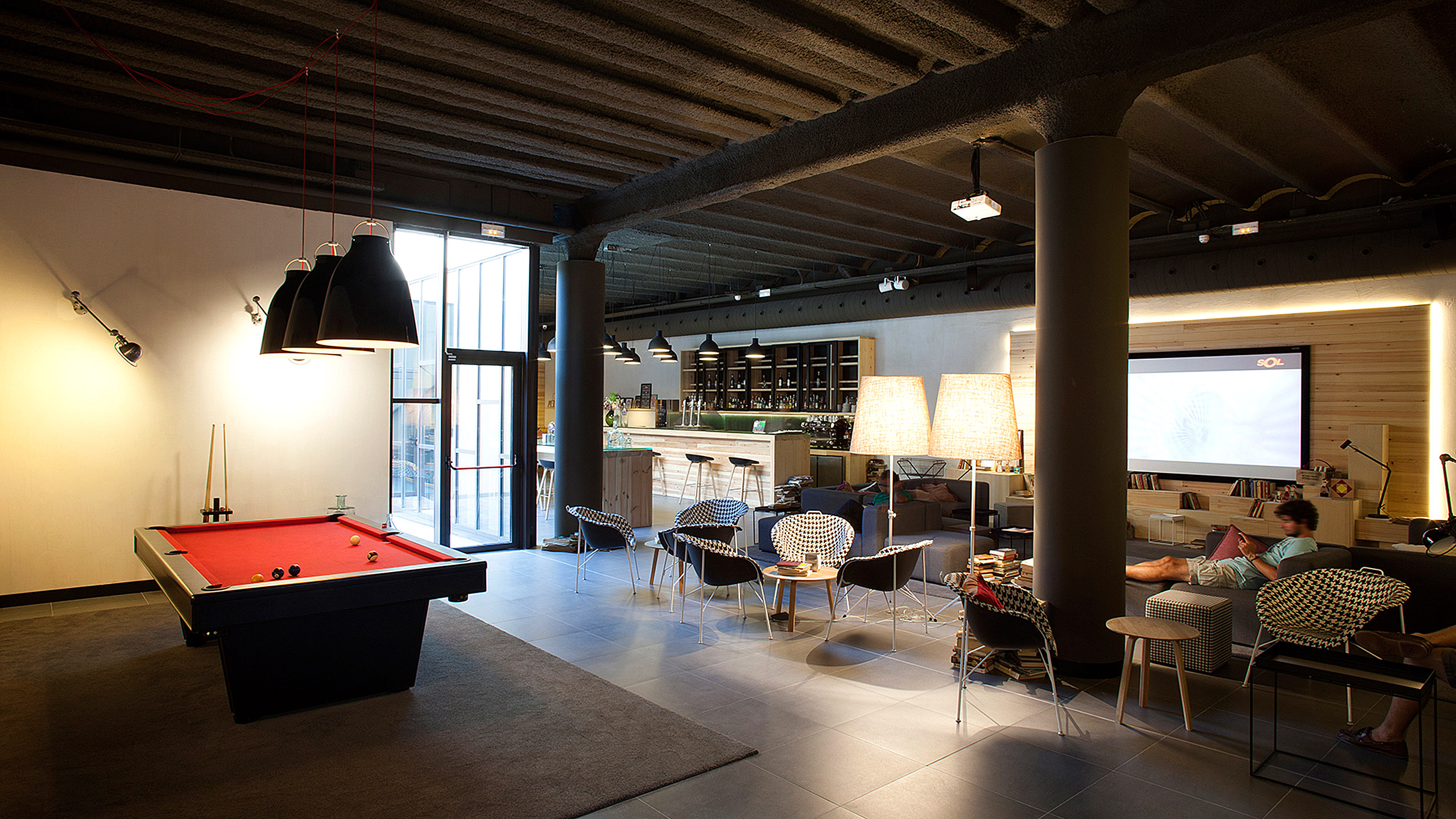 Studietur til Barcelona, bo på hostal TOC, fællesområde