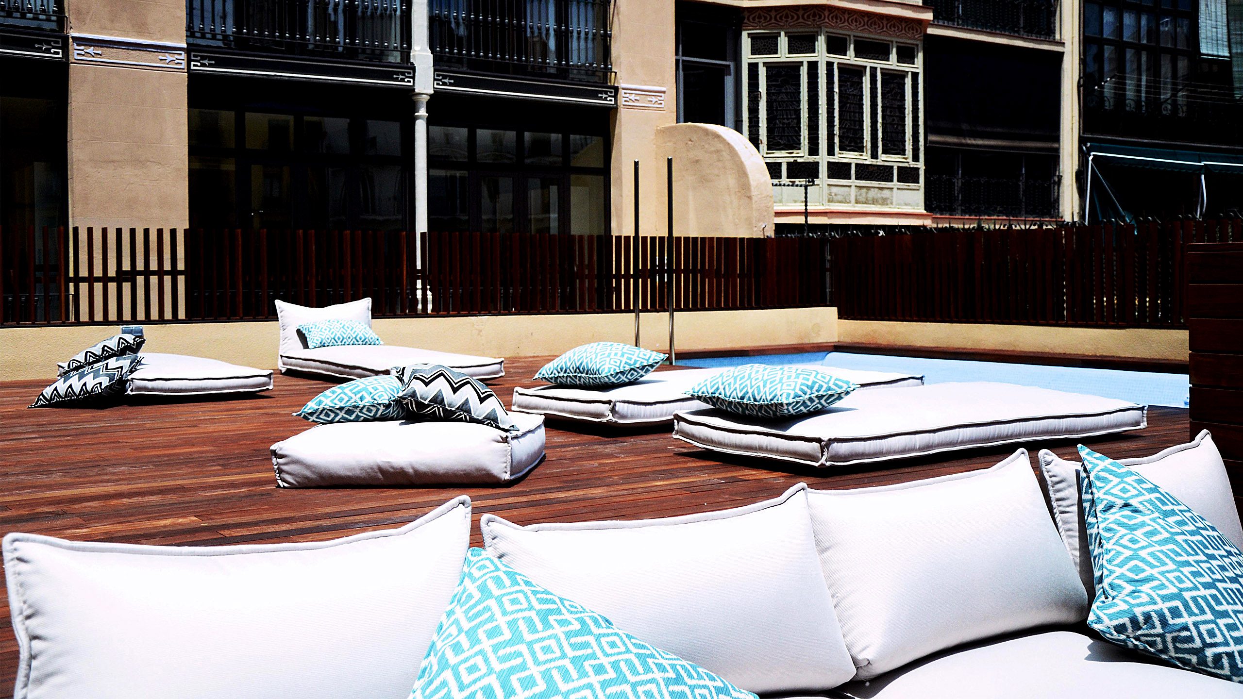 Studietur til Barcelona, bo på hostal TOC, solterrasse