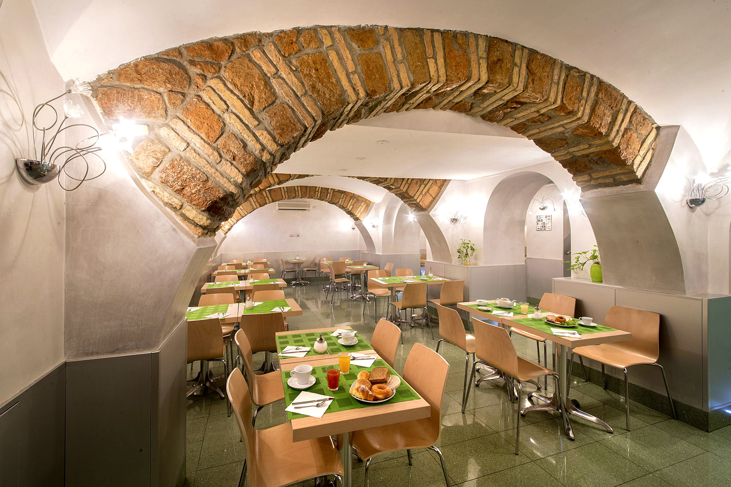 Studietur til Rom, bo på Dei Mille, morgenmadslokale