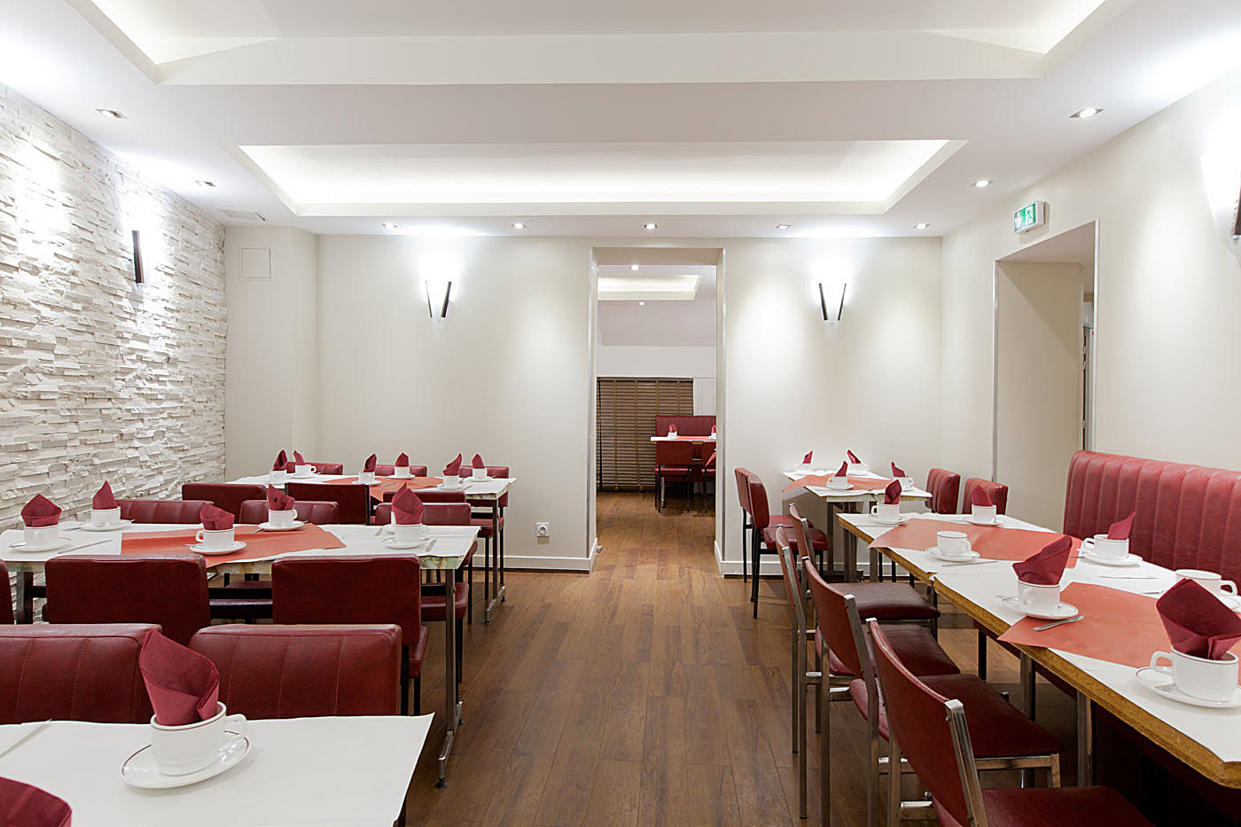 Studietur til Paris, bo på hotel Ambassadeur, morgenmadslokale