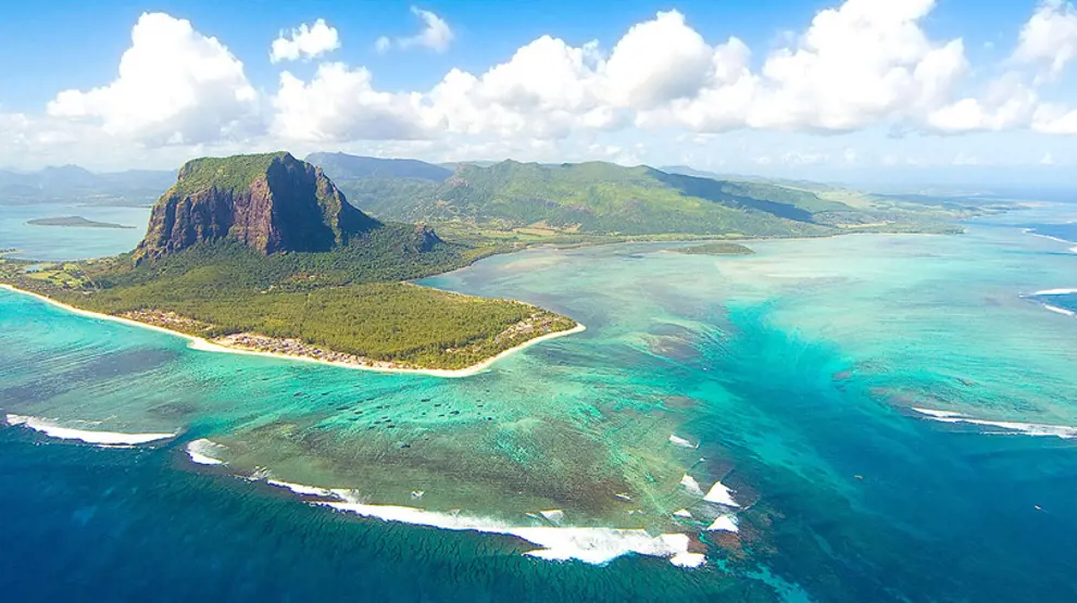 Rejser til Mauritius; den fantastiske øperle set fra luften.