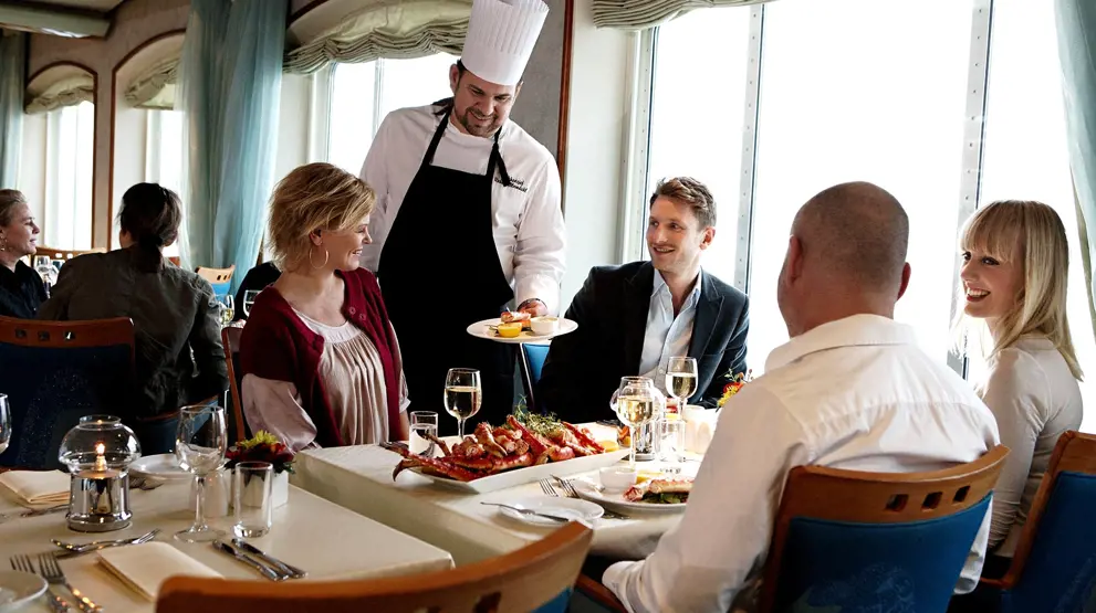 En rejse med Hurtigruten er også en kulinarisk oplevelse 