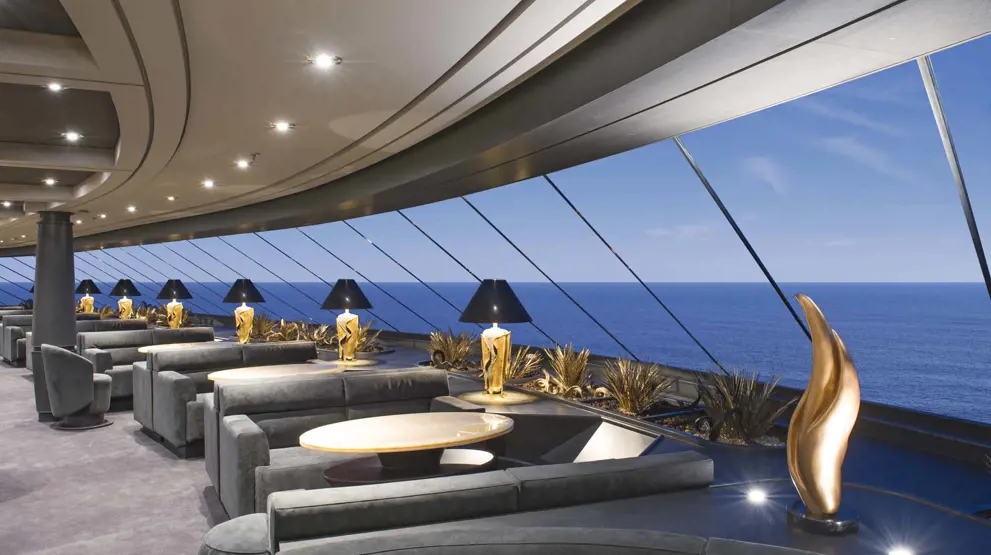 Top Sail Lounge i Yacht Club