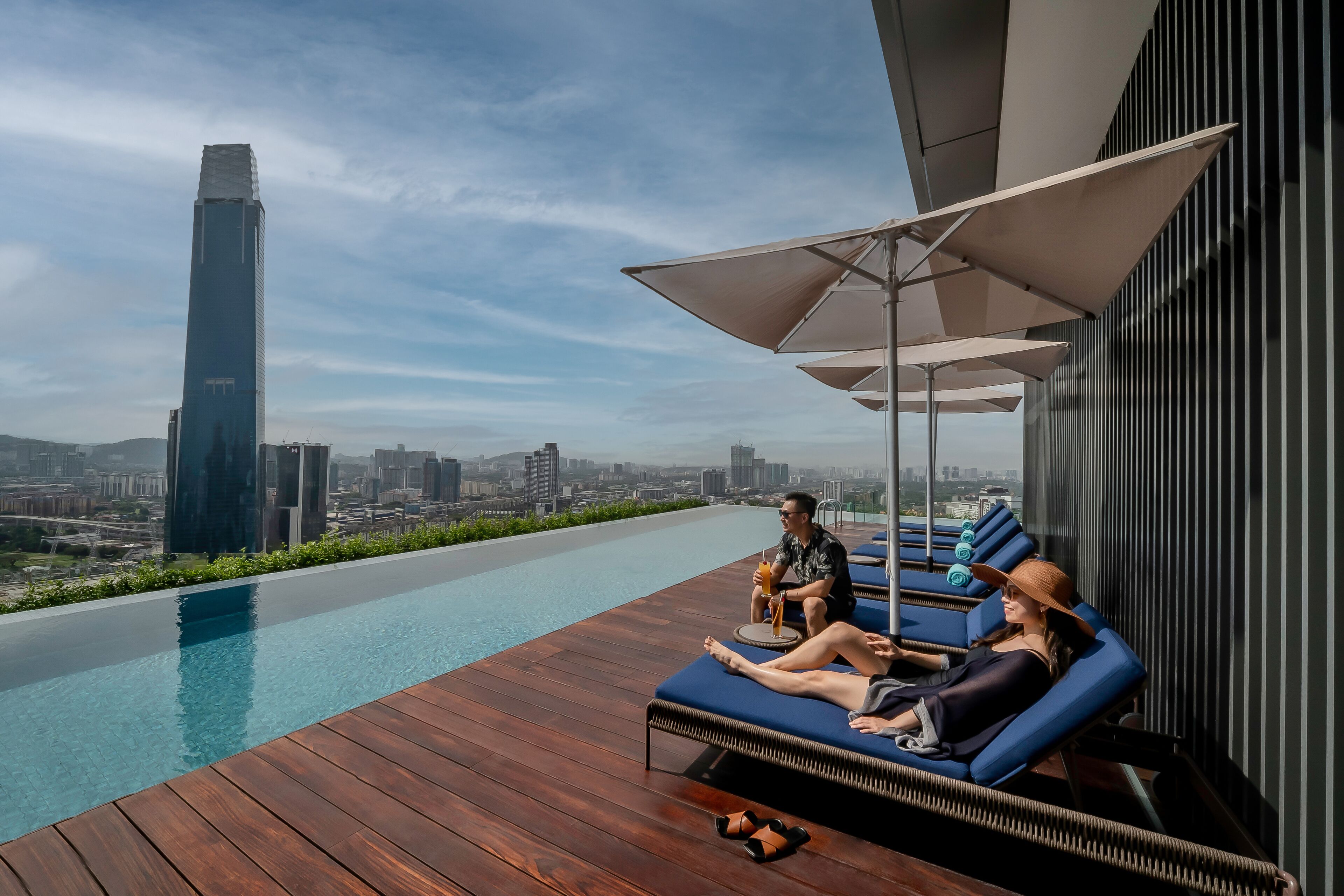 Fantastisk infinity pool med udsigt til Kuala Lumpurs skyline