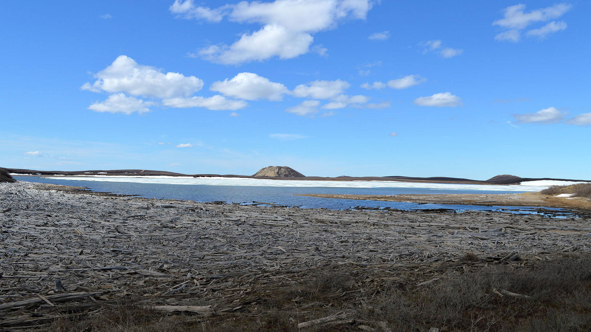 Inuvik og Tuktoyaktuk tæt ved Ishavet
