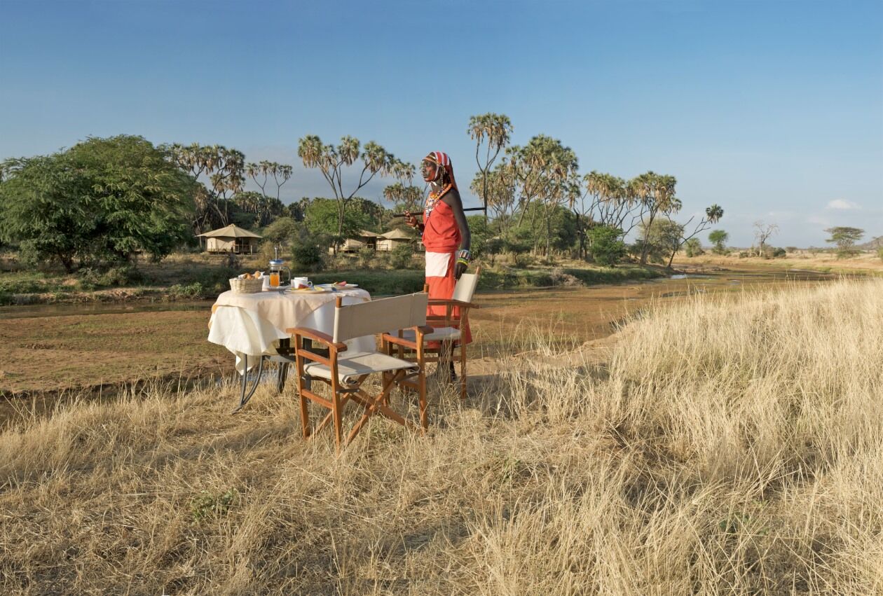 Safarirejser til Kenya, bo på Ashnil Samburu Lodge, morgenmad i 'bushen'