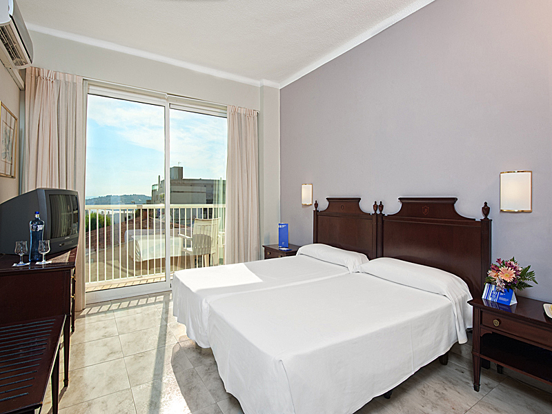 Studietur til Mallorca, bo på hotel Mirablau, dobbeltværelse