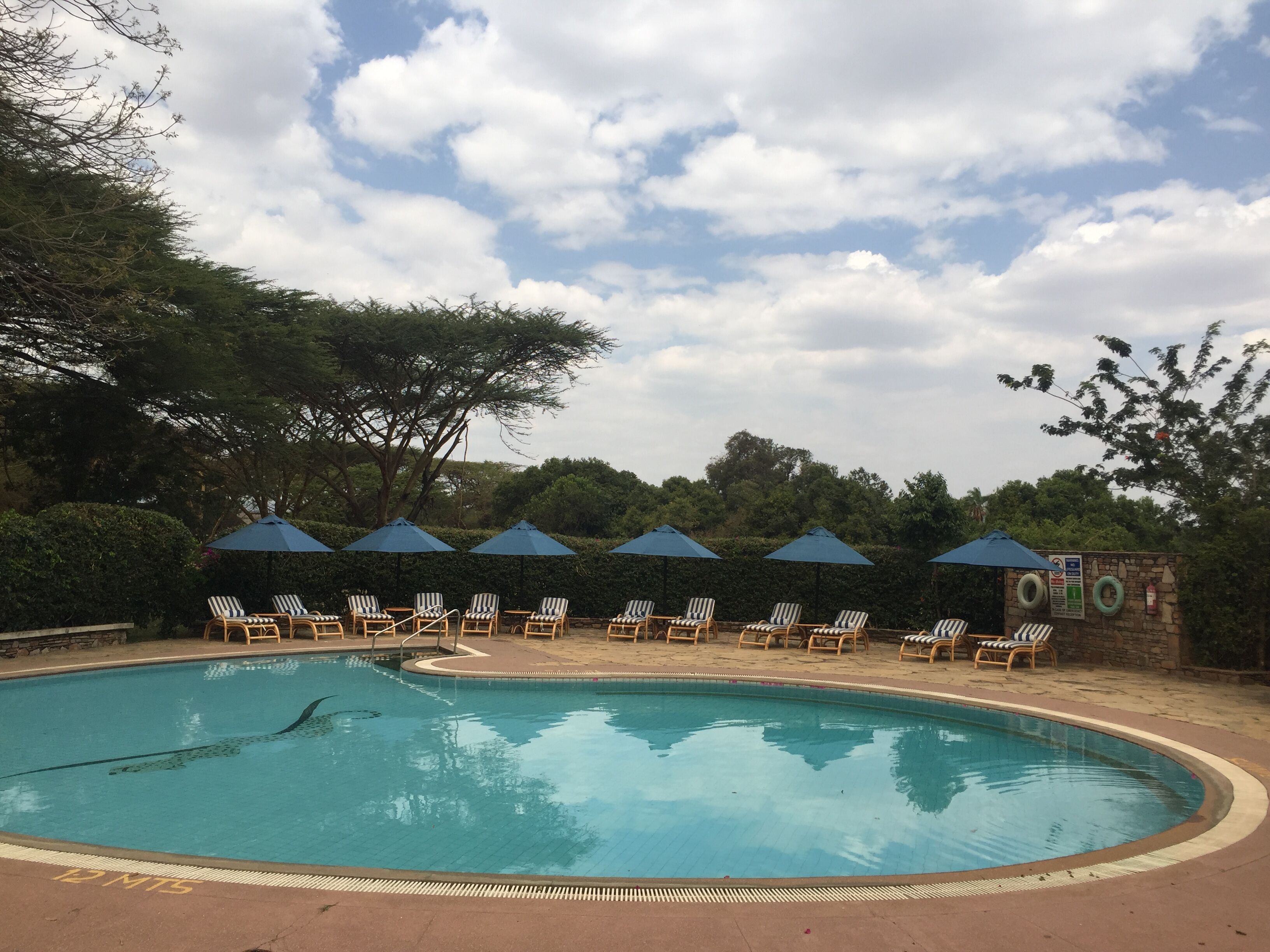 Safarirejser i Kenya, bo på Keekorok Lodge, pool