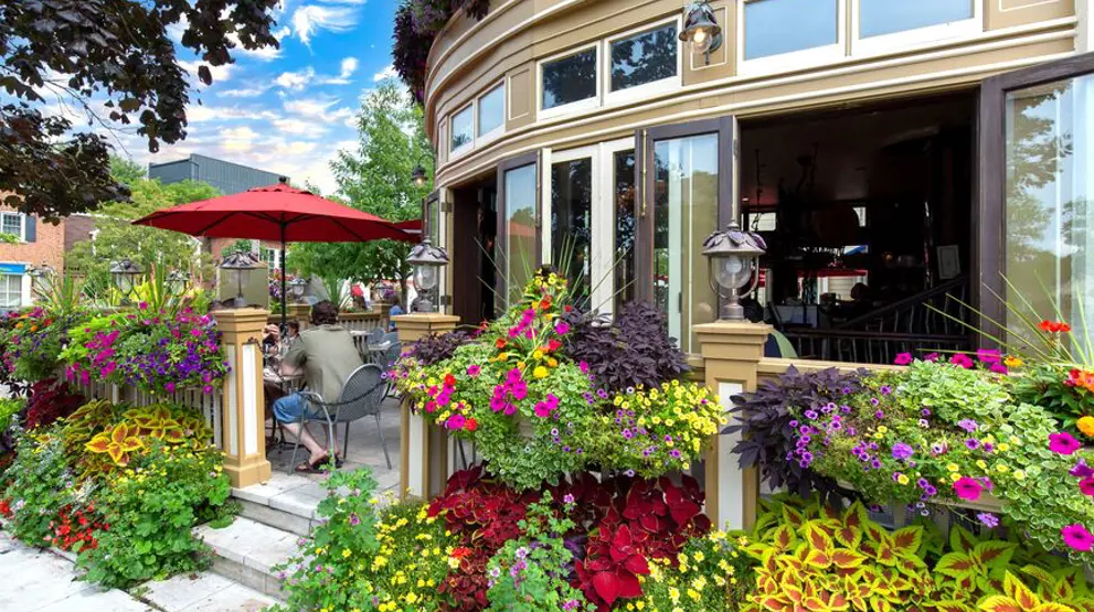 Den historiske og smukke by Niagara on the Lake.