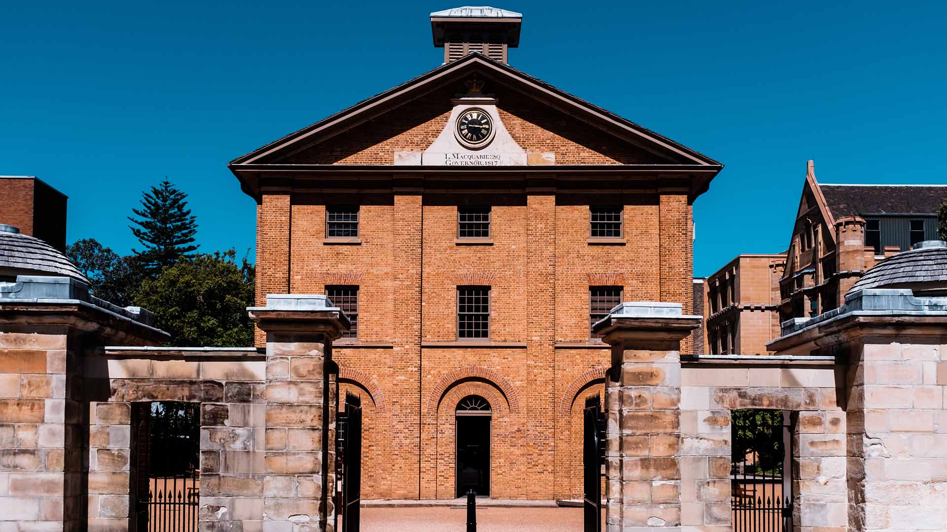 Dyk ned i historien med et besøg hos Hyde Park Barracks på rejser til Sydney.