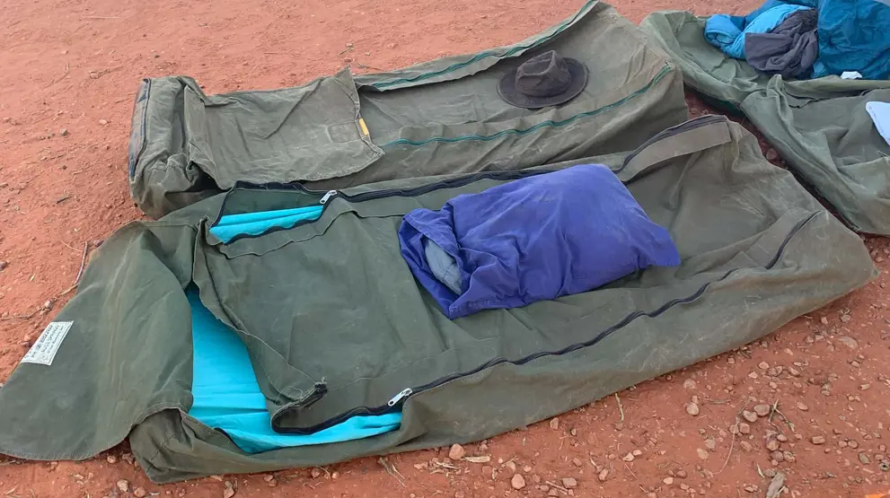 Soveklare swags i Australiens røde ødemark