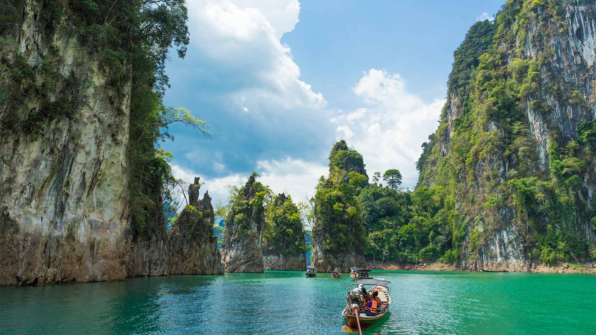 Oplev kalkstenssøjlerne i Khao Sok National Park