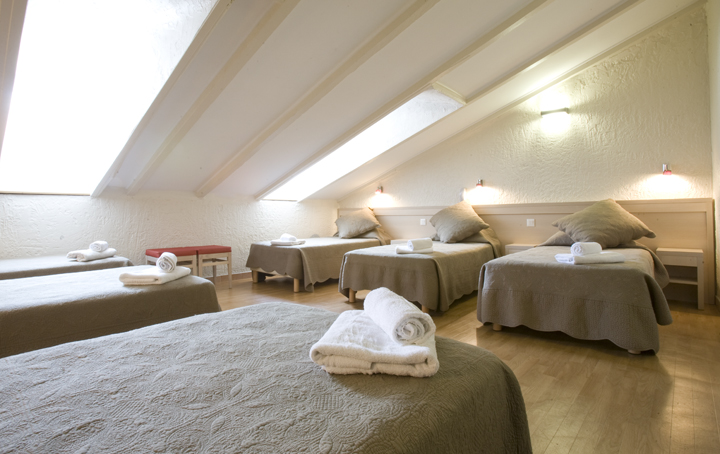 Studietur til Nice, bo på hotel de Berne, 6-sengsværelse