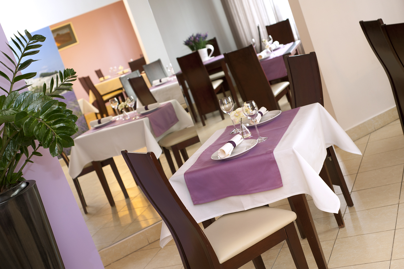 Studietur til Warszawa, bo på hotel Portos, Atos & Aramis