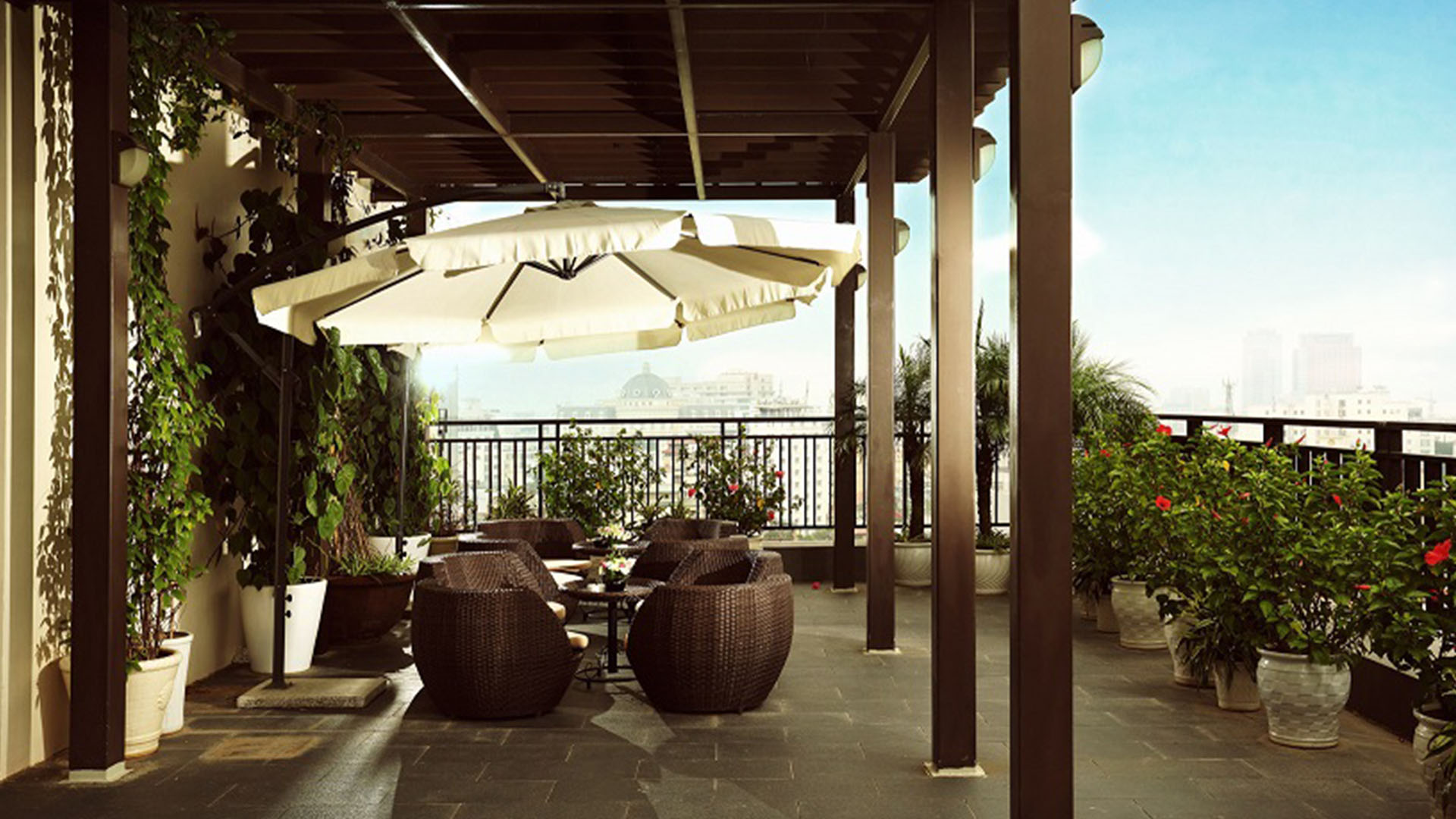 Tagterrasse på The Ann Hanoi