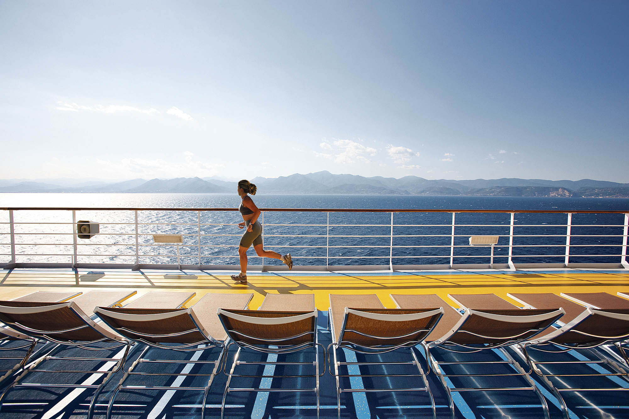 Pooldækket på Costa Pacifica