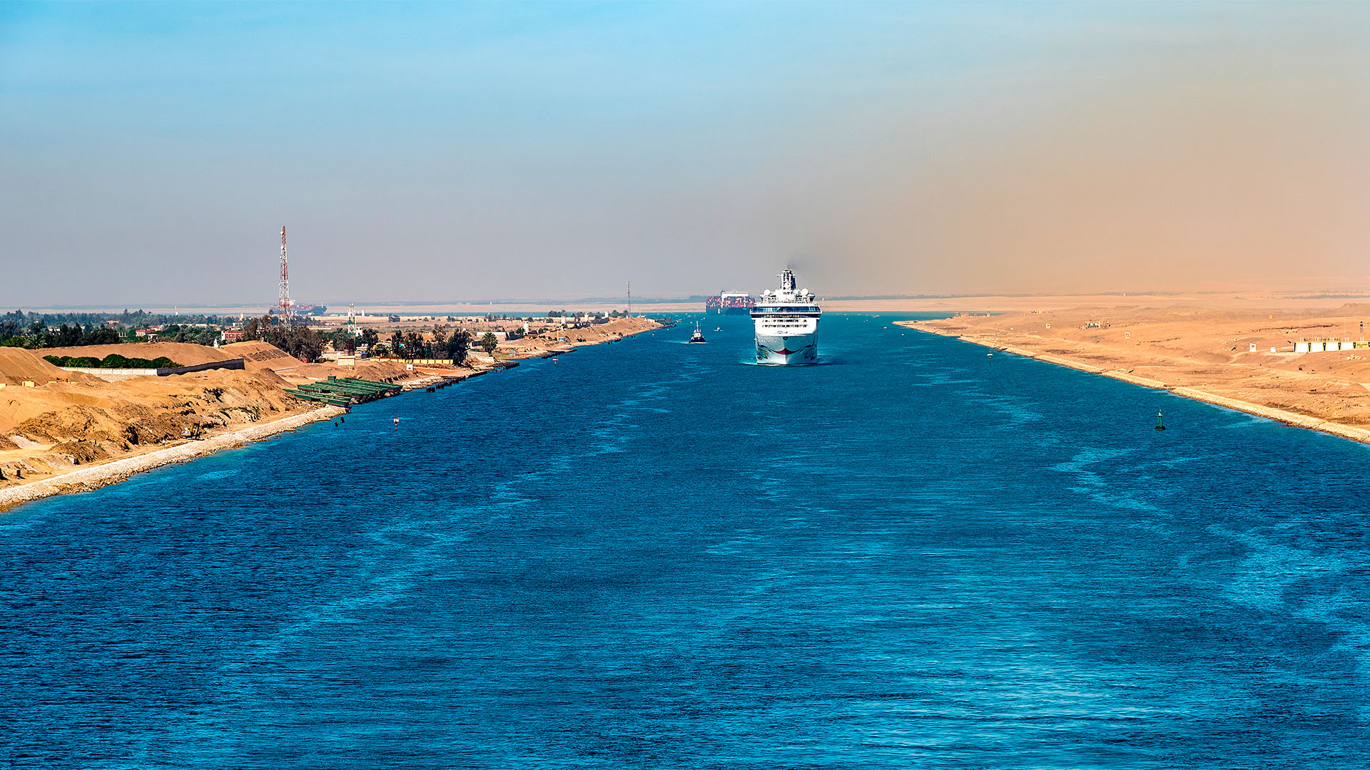 Oplev den unikke passage på krydstogt gennem Suez-kanalen