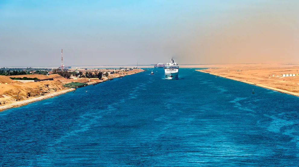 Oplev den unikke passage på krydstogt gennem Suez-kanalen