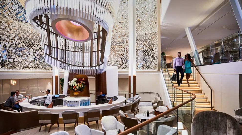 The Grand Plaza ombord på Celebrity Edge