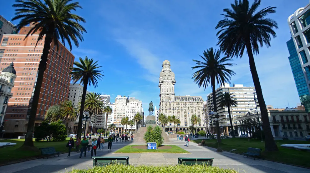 På krydstogt i Sydamerika venter spændende destinationer, som Montevideo i Uruguay