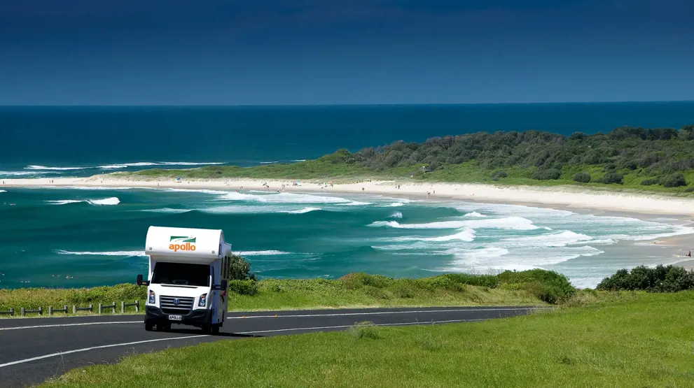 Kør gennem fantastiske naturscenarier med en autocamper i Australien.