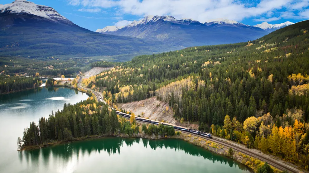 Canada bindes sammen af de mange jernbaner på tværs af det enorme land.