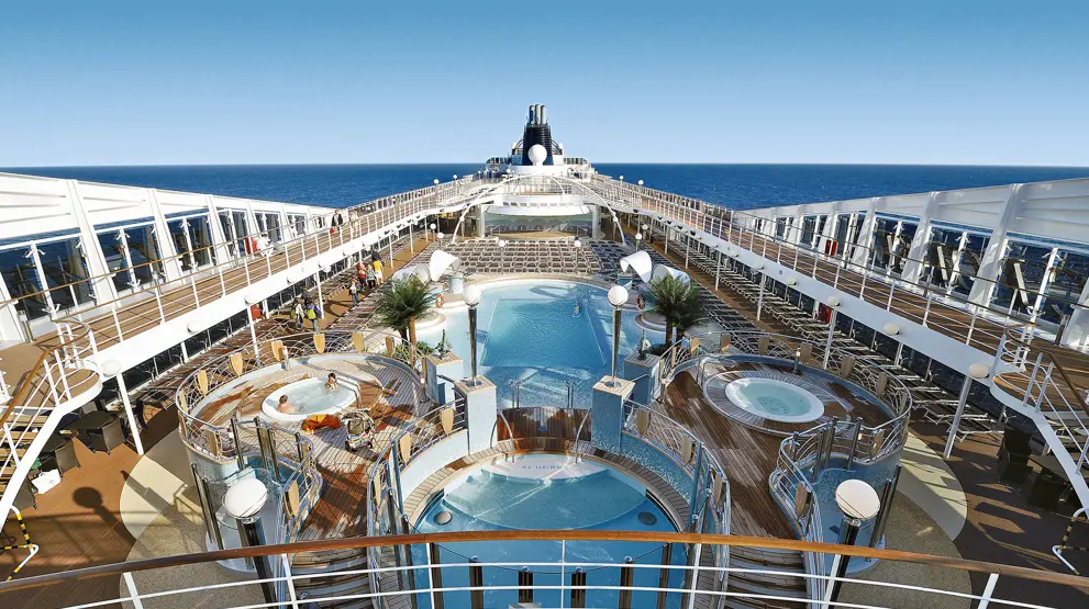 Pooldæk på MSC Poesia