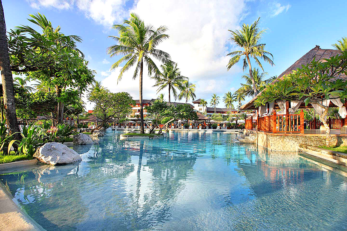 Nusa Dua Beach Hotel Spa p  Bali  Badeferie med BENNS