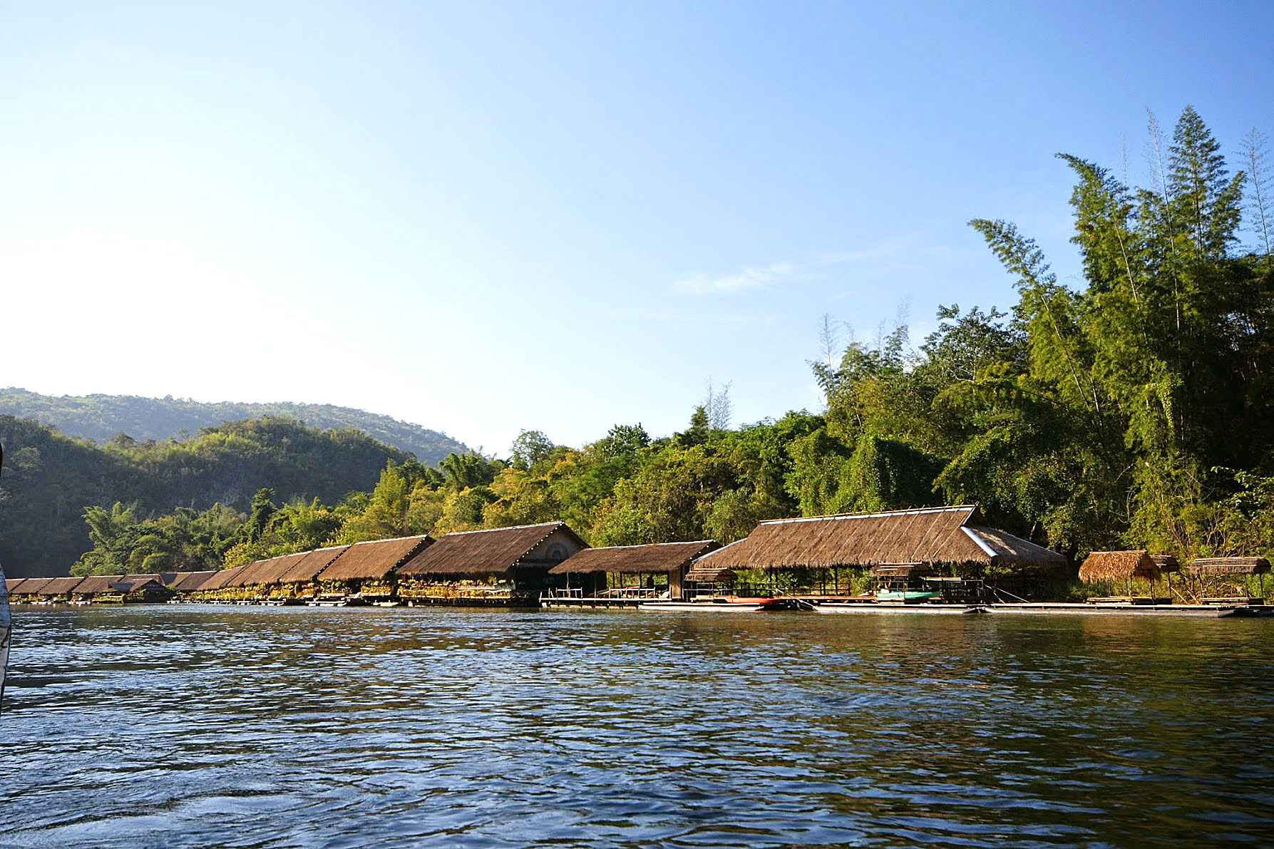 River Kwai Jungle Rafts flyder på floden Kwai