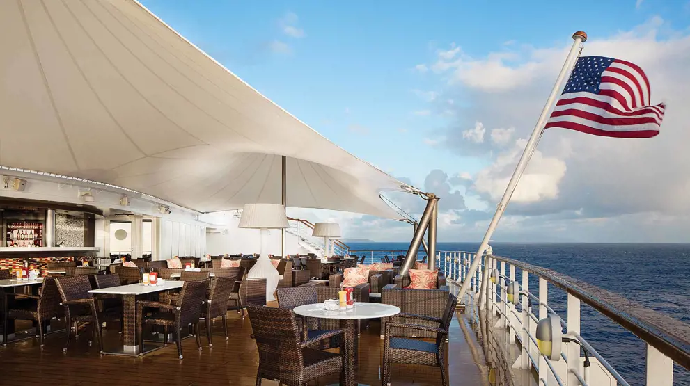 Aloha Lanai Bar ombord på Norwegian Pride of America