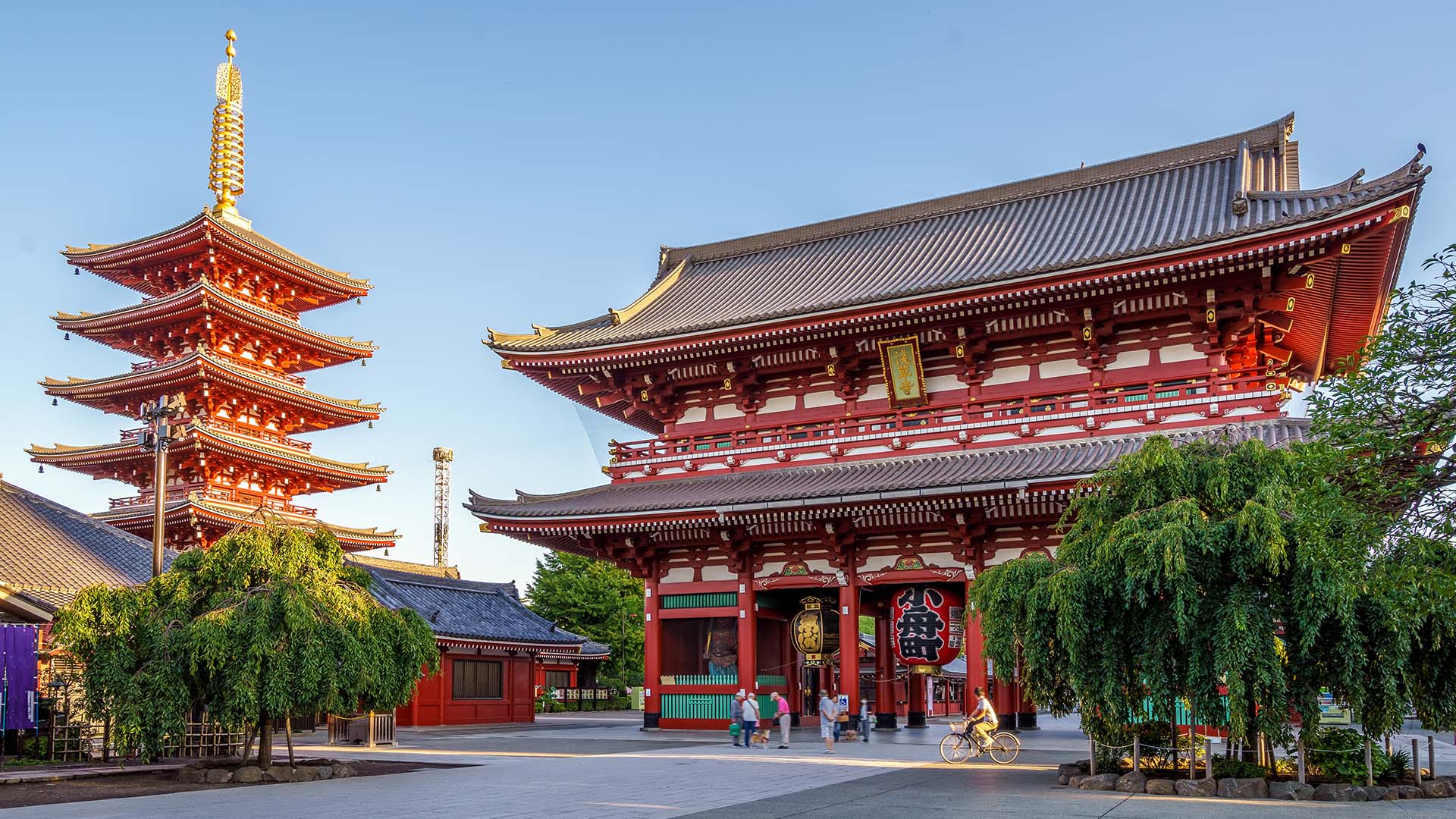 Kaminarimon, som betyder 'Tordengudens Port', er hovedindgangen til det berømte Senso-ji-tempel i Asakusa, Tokyo