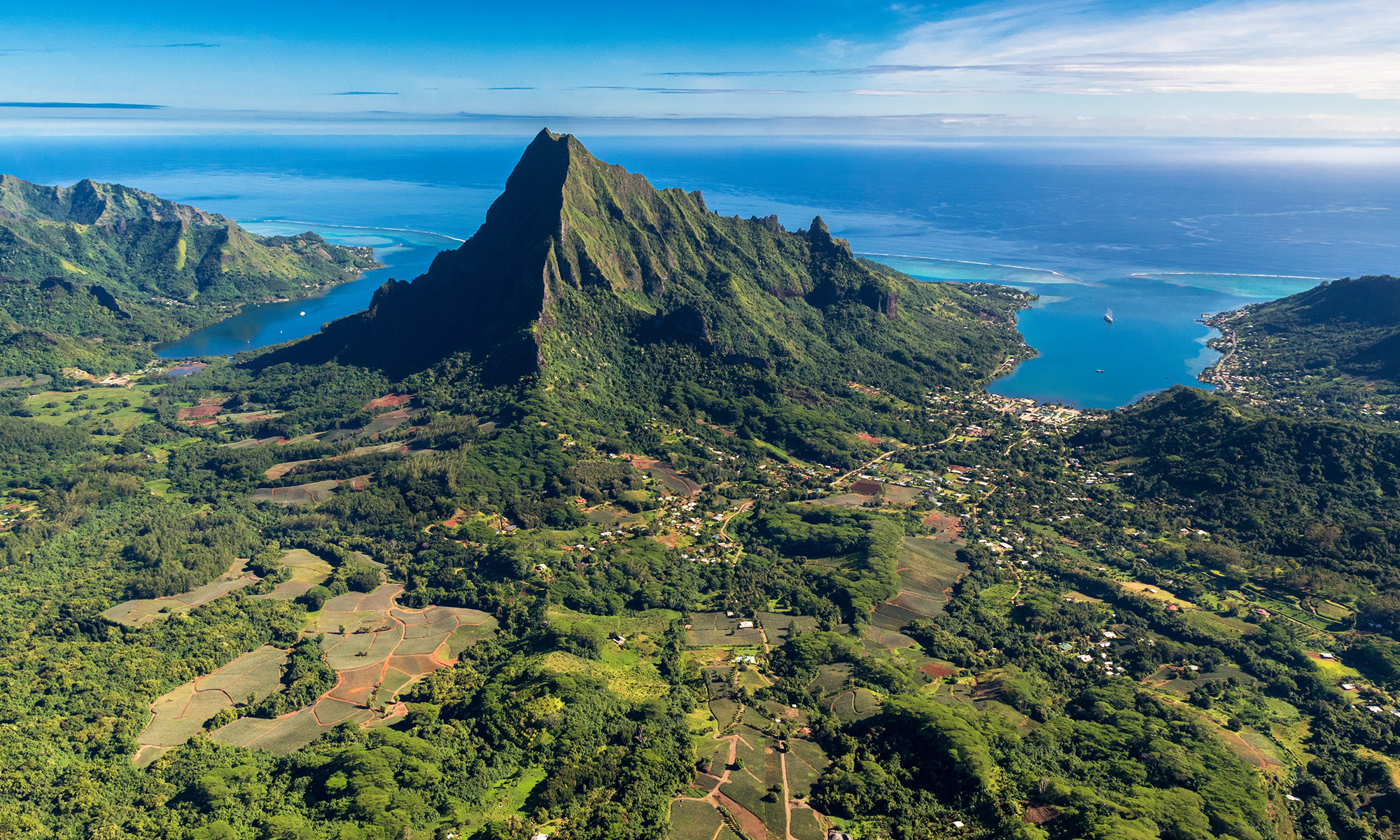 Besøg Mooreas grønne landskaber på din rejse til Fransk Polynesien.