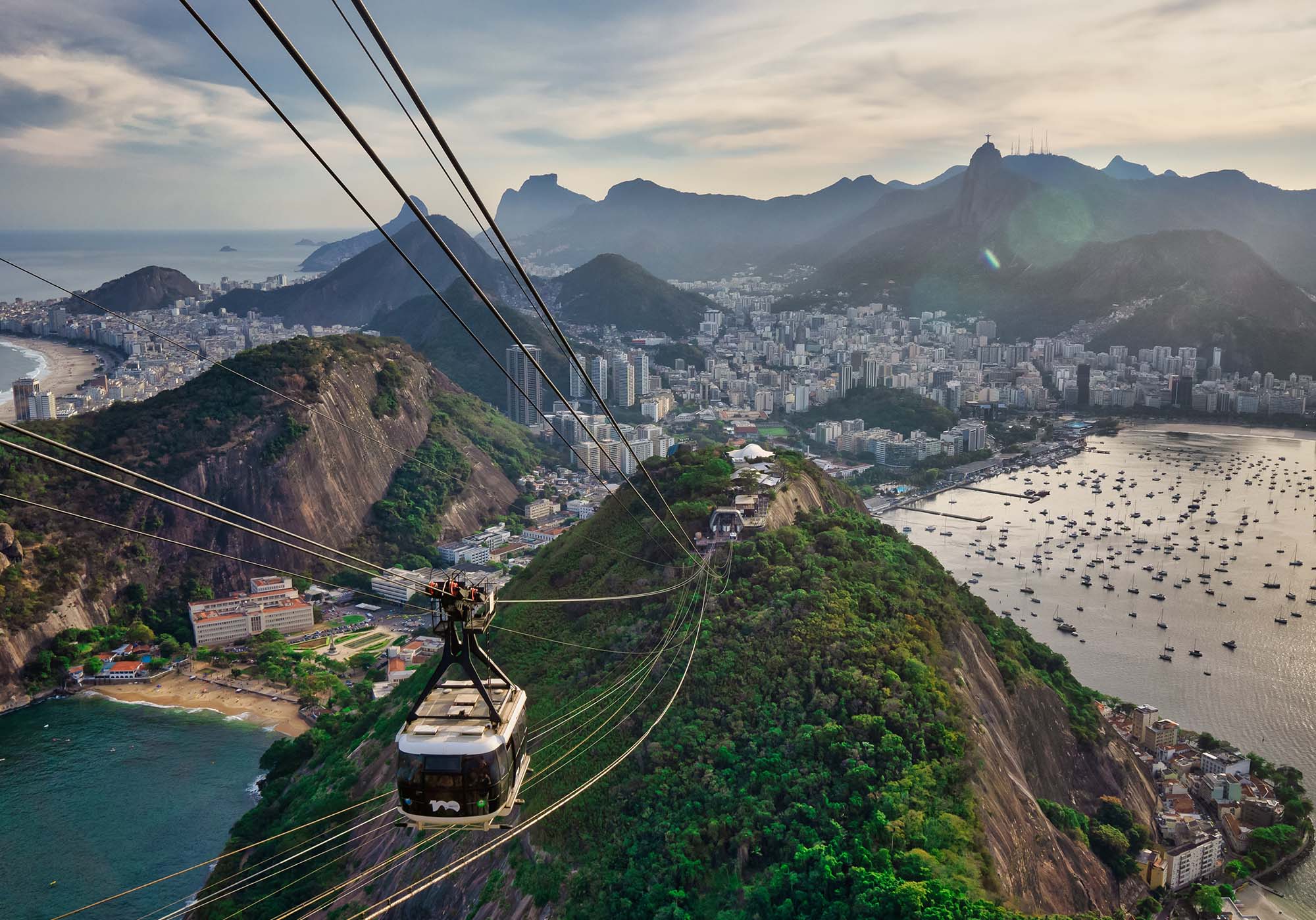 Besøg det ikoniske Sugarloaf Mountain i Rio med kabelbanen op