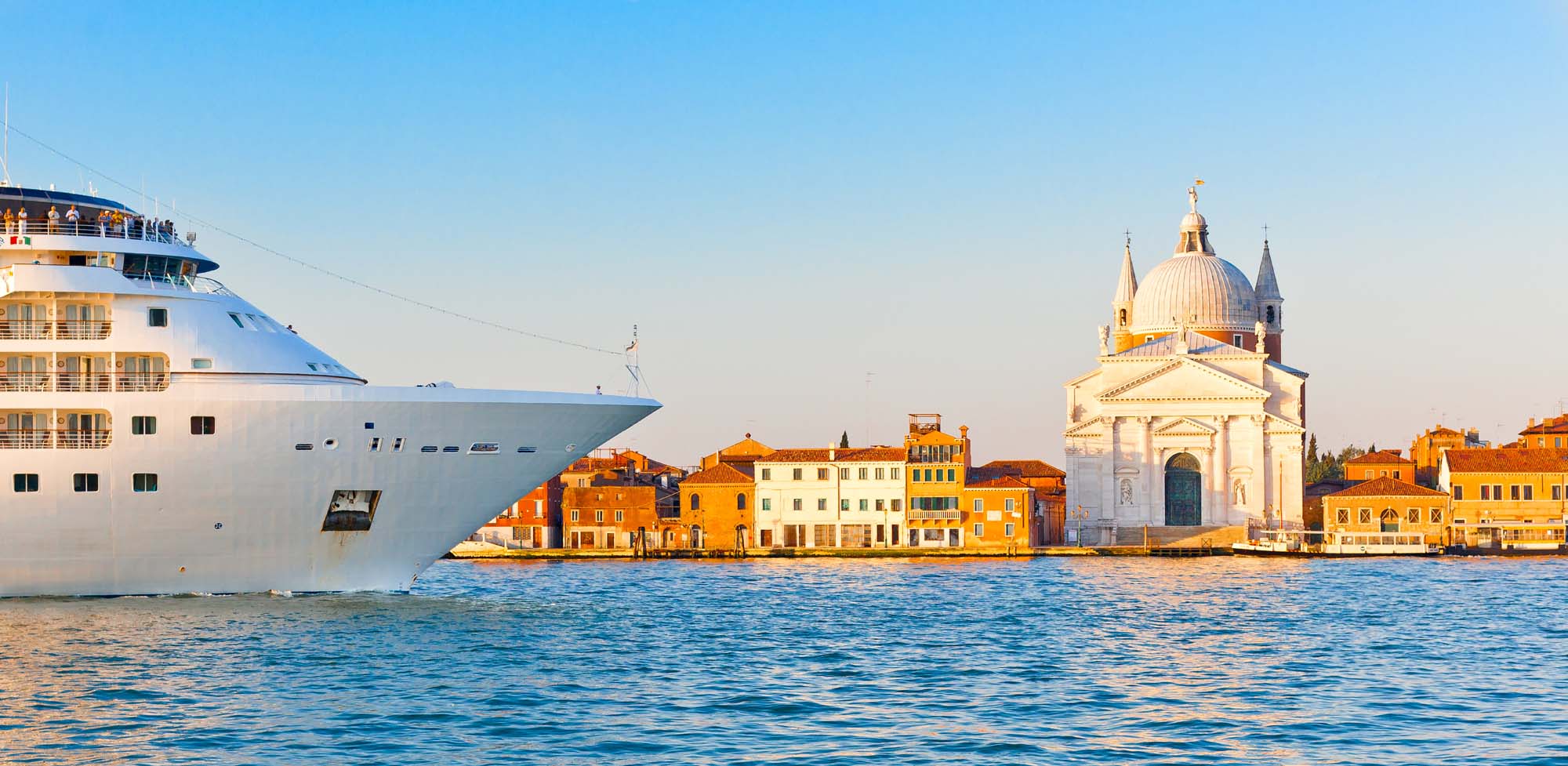 Rejs hele jorden rundt på et world cruise - den ultimative rejse for krydstogtelskere og eventyrere!