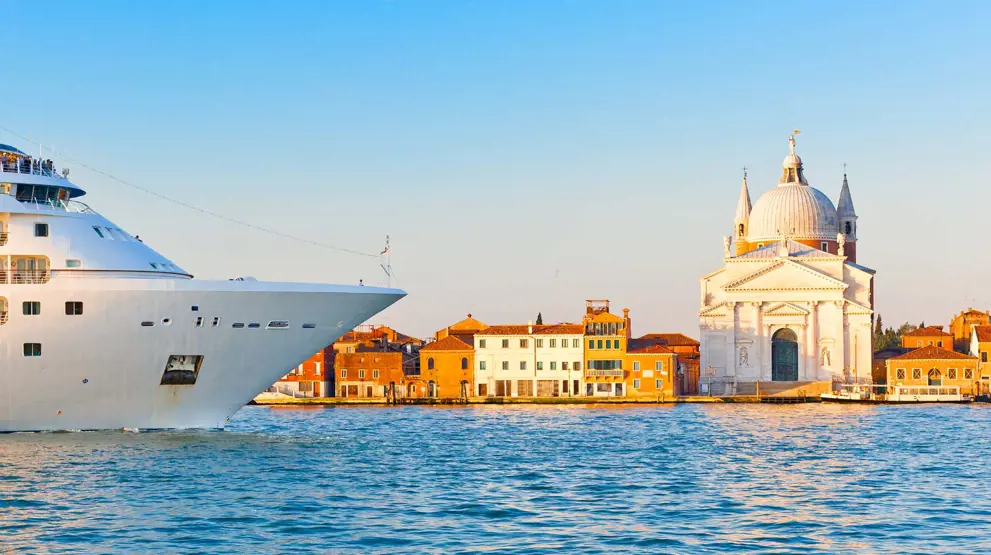 Besøg de mest populære destinationer på dit krydstogt i Europa, som skønne Venedig
