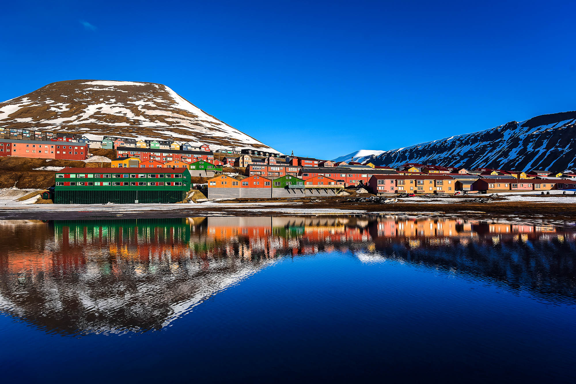 Udforsk verdens nordligste by Longyearbyen i Svalbard