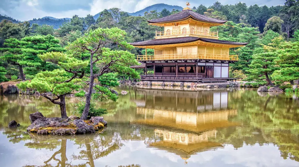 Krydstogter i Asien byder på lidt af det hele, besøg bl.a. Kinkaku Ji Temple i Kyoto