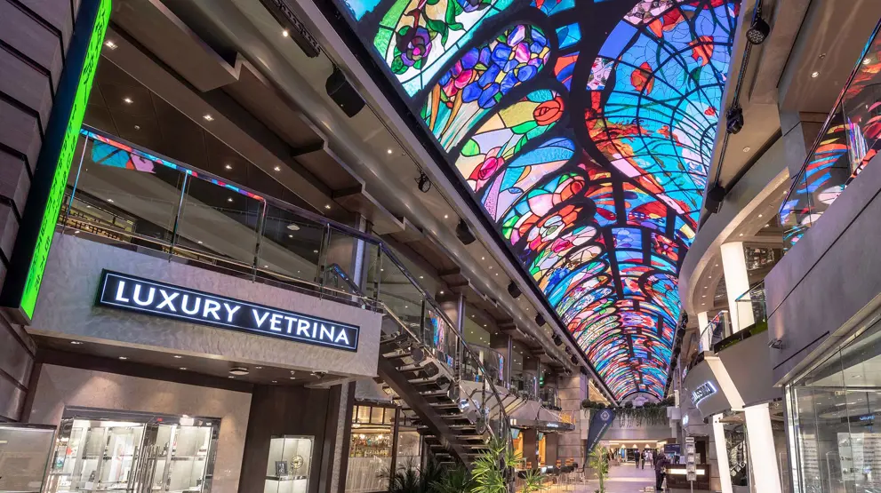 Promenaden i midten af skibet