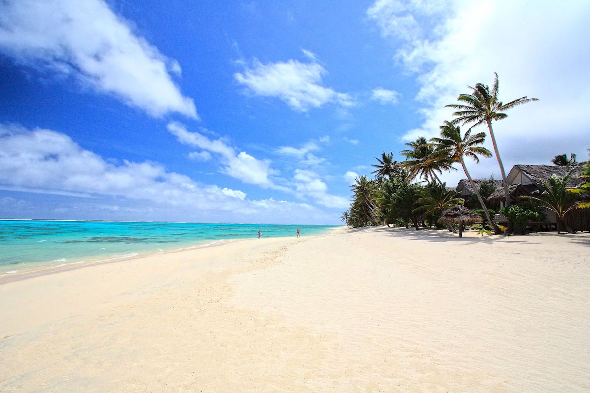 Little Polynesian Resort ligger ved fantastiske Titikaveka Beach