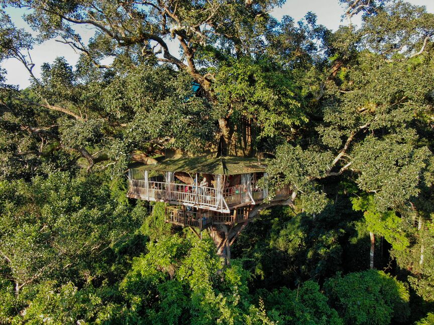 I Huay Xai kan du opleve jungle, ziplining og overnatning i trætoppene.