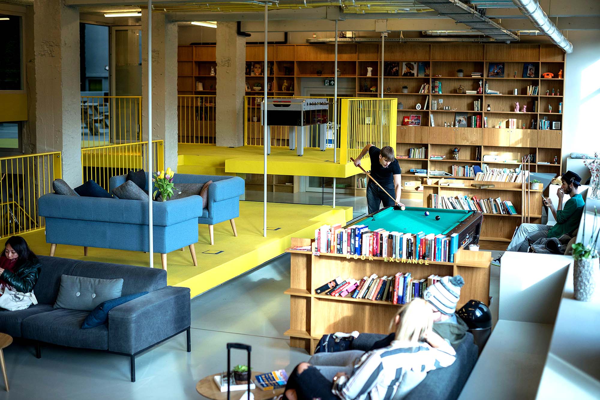 Studietur til Amsterdam. CLINK Noord. Loungeområde.