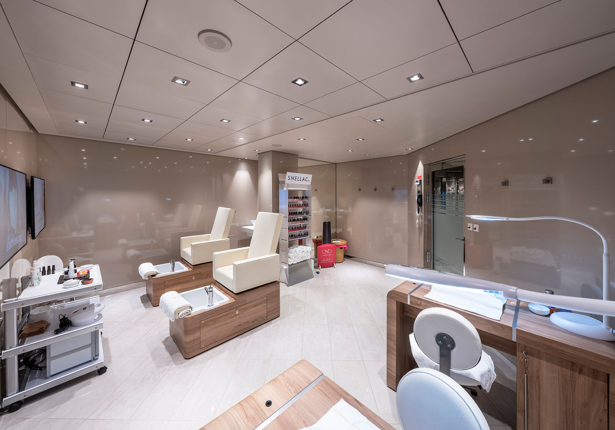 Slap af og nyd livet i skibets Aurea Spa