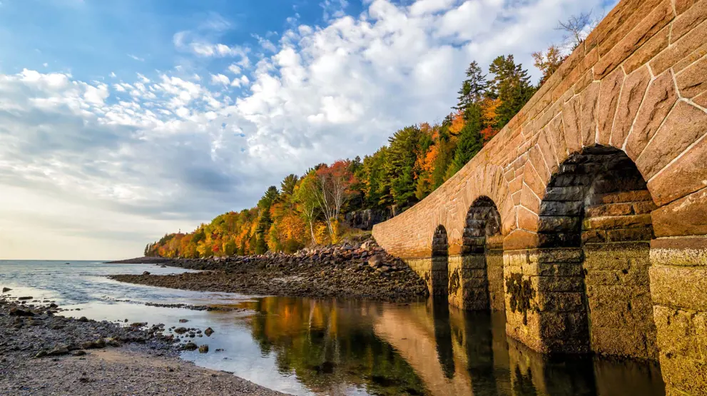 Granitbroen på Park Loop Road i Otter Cove - Acadia National Park