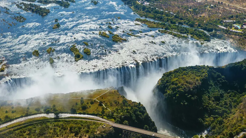Det mægtige vandfald Victoria Falls i Zimbabwe