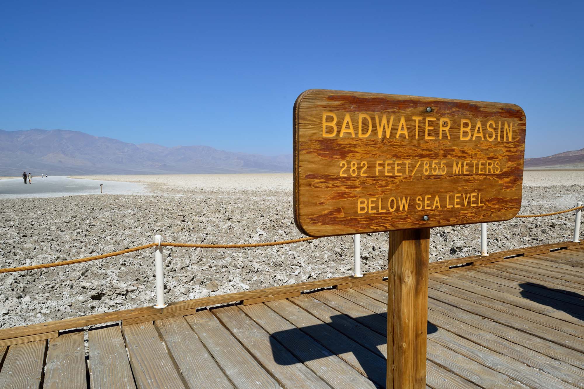 usa-california-death-valley-national-park-badwater-basin-iStock-528147639