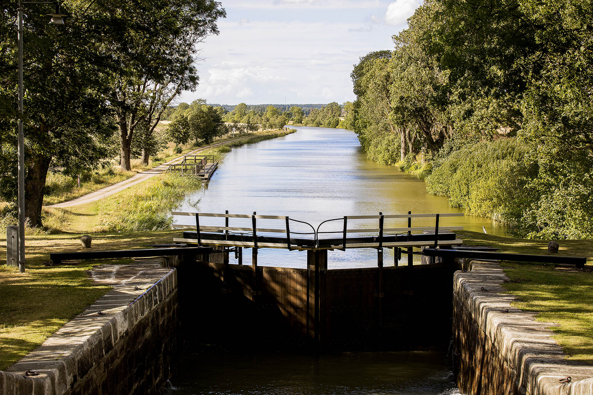 Götakanalen blev oprindeligt bygget mellem 1810 og 1832 for at lette transporten mellem Østersøen og Västerhavet