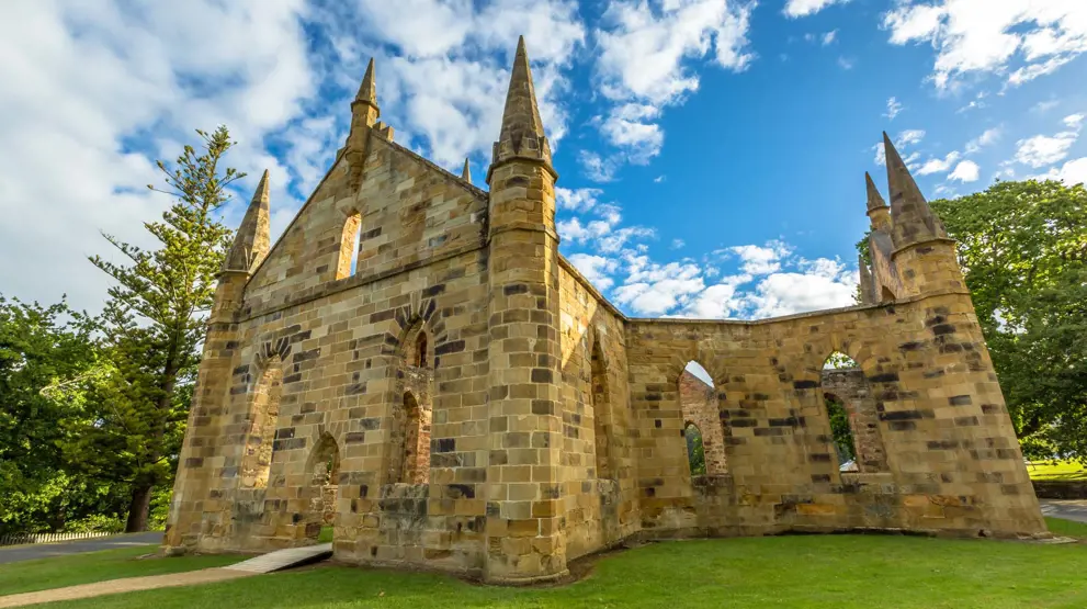 Oplev historien i Port Arthur og se bl.a. Convict Church på rejser til Tasmanien.