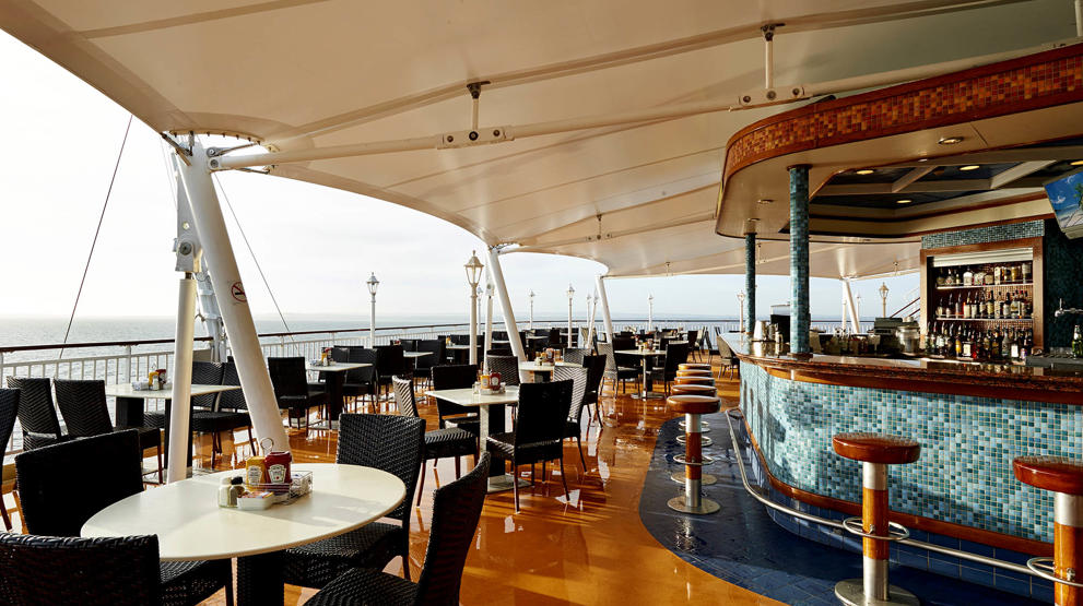 The Great Outdoor cafeen ombord på Norwegian Jade