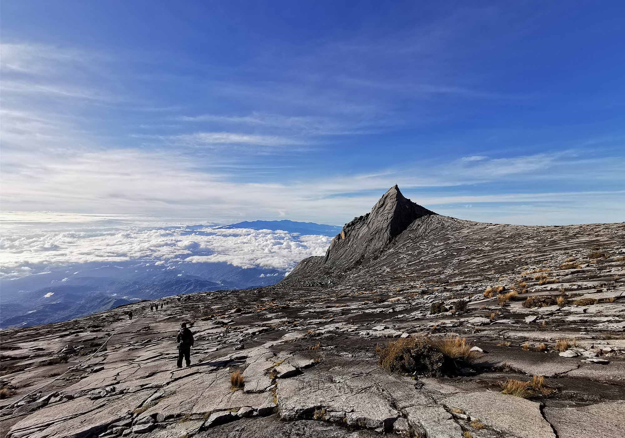Se eller bestig Mount Kinabalu på din rejse til Borneo.